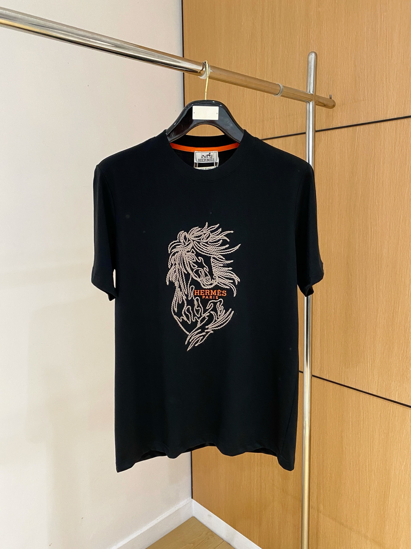 HERMES爱马仕26FW春夏新款首发专柜最新款短袖圆领T恤 设计前卫时尚！品牌logo重工艺设计 高端