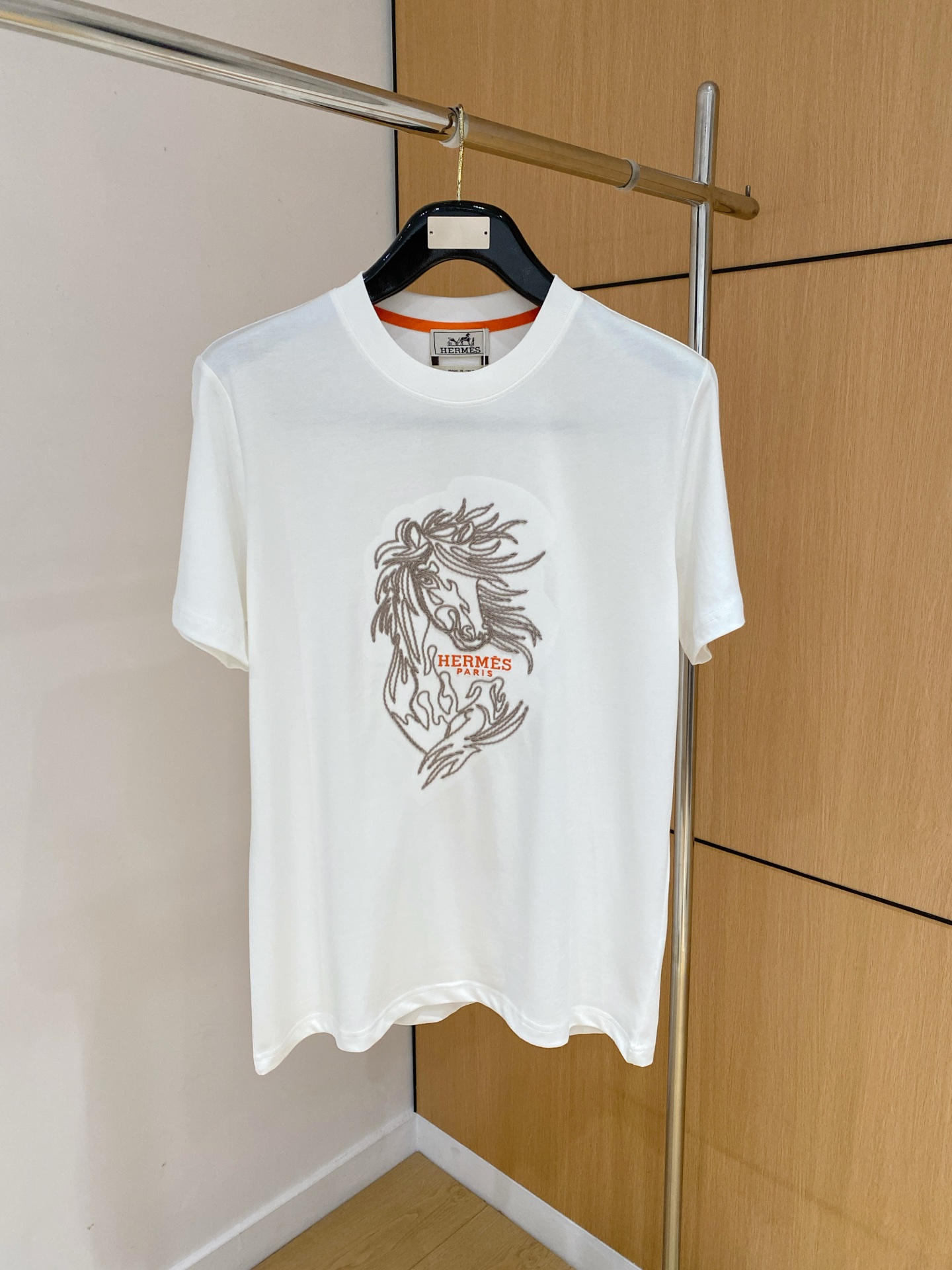 HERMES爱马仕26FW春夏新款首发专柜最新款短袖圆领T恤 设计前卫时尚！品牌logo重工艺设计 高端