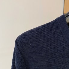 Loro piana 百搭款来了哦!麻棉混纺马鞍肩设计圆领开扣领针织衫短袖T恤】解锁夏日万能搭子:男士圆 Loro piana 百搭款来了哦!麻棉混纺马鞍肩设计圆领开扣领针织衫短袖T恤】解锁夏日万能搭子:男士圆