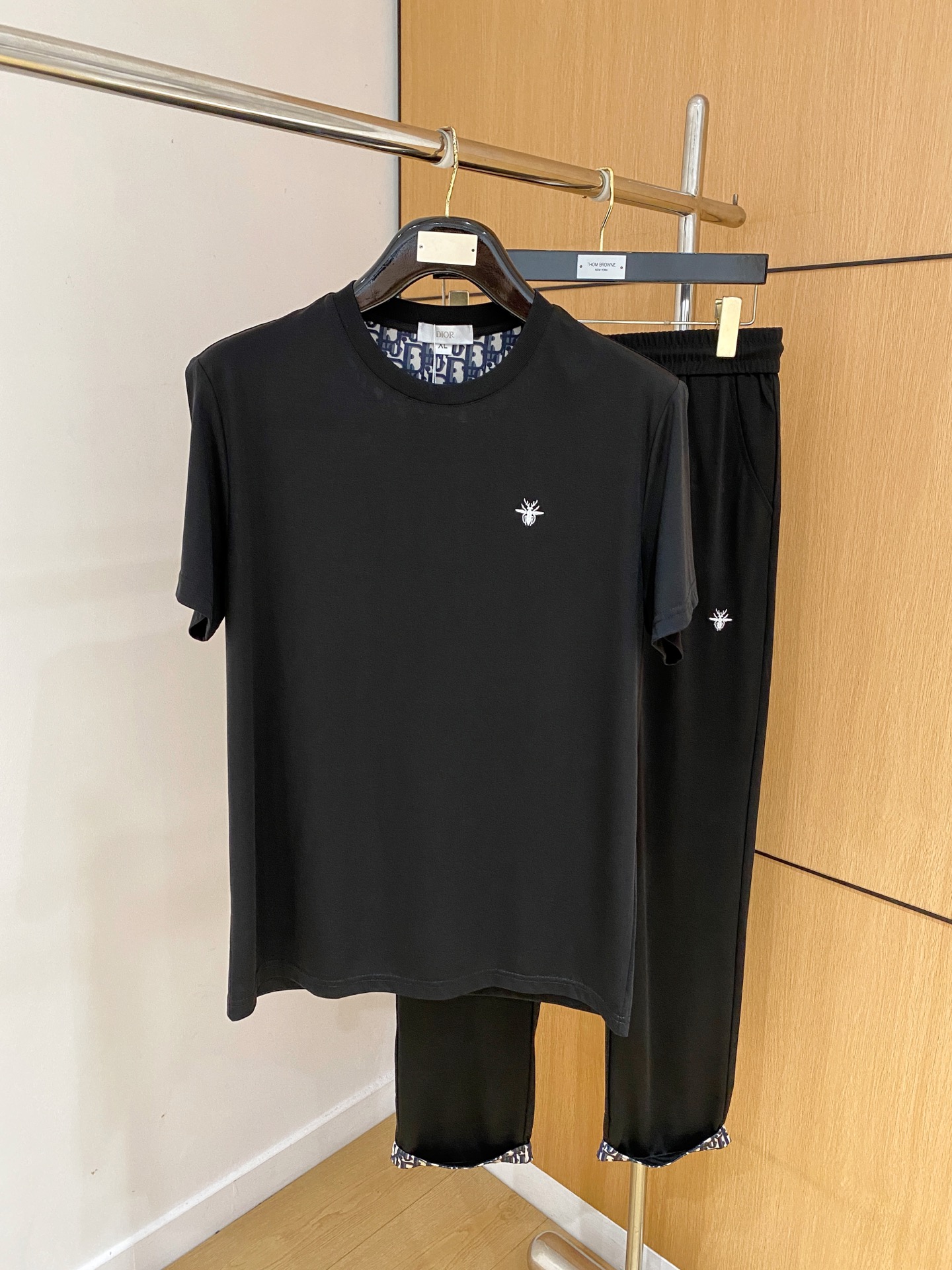 Dior Bee Embroidery T-shirt Pants Set