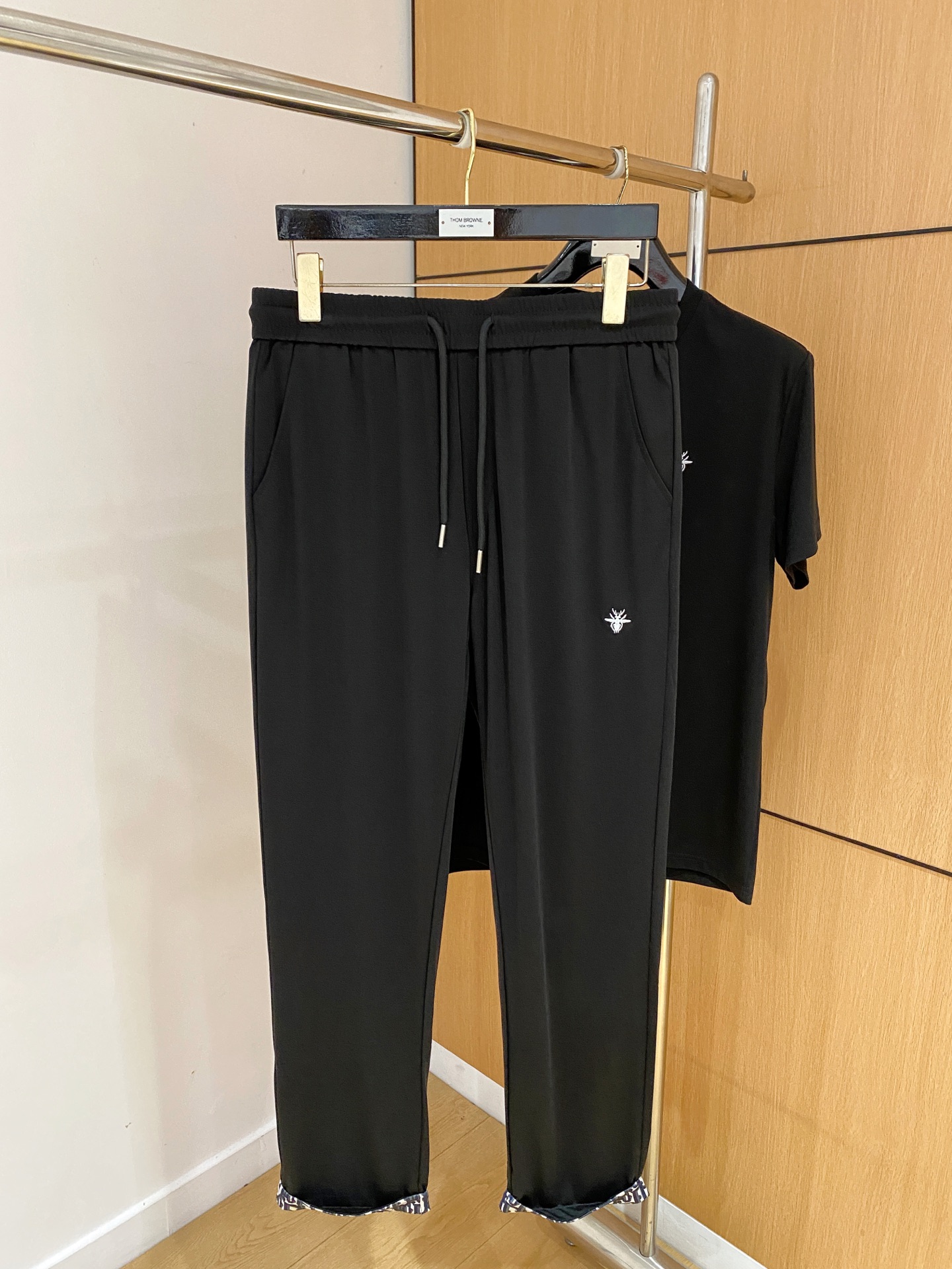 Dior Bee Embroidery T-shirt Pants Set