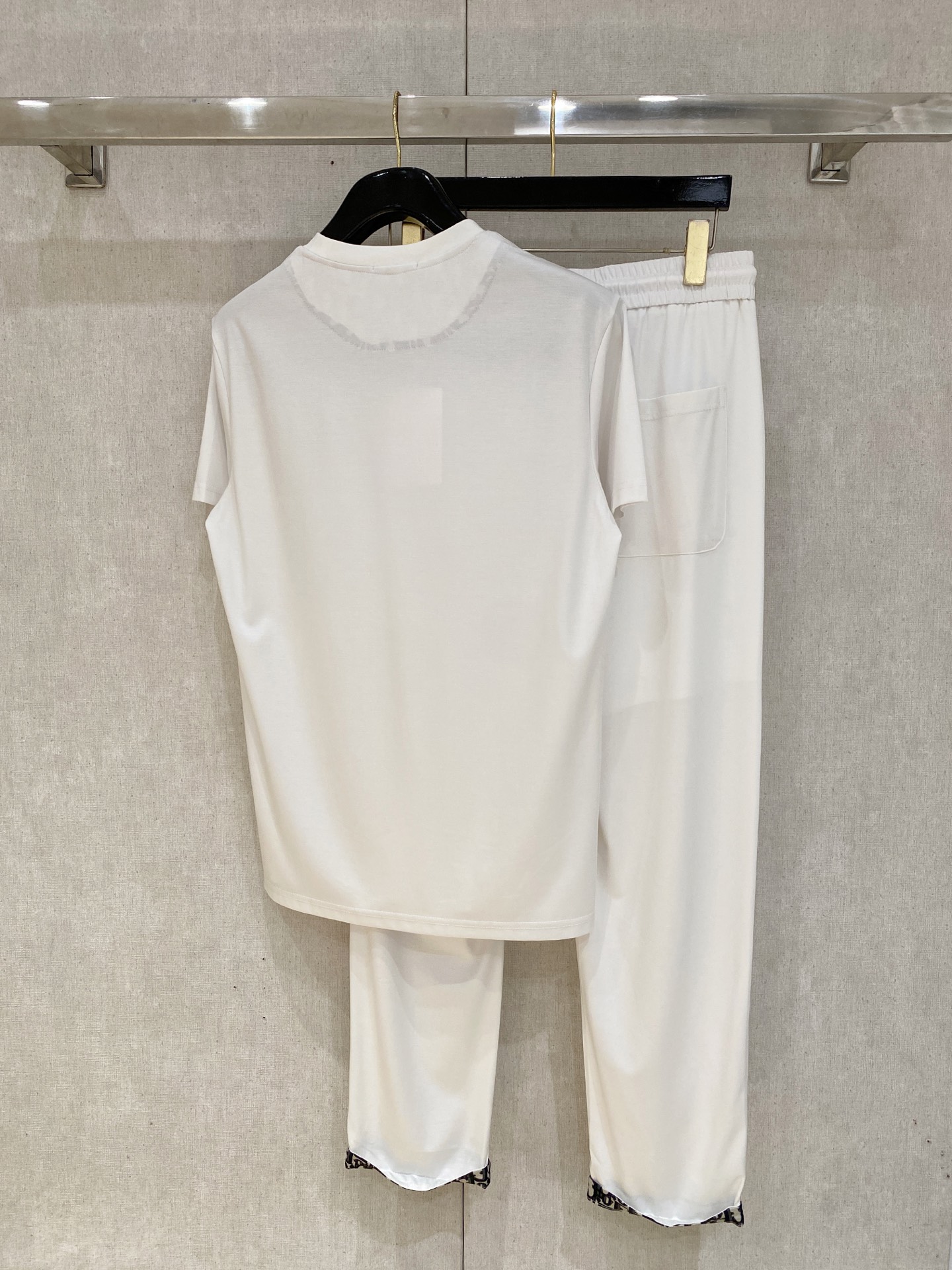 Dior Bee Embroidery White T-shirt Pants Set