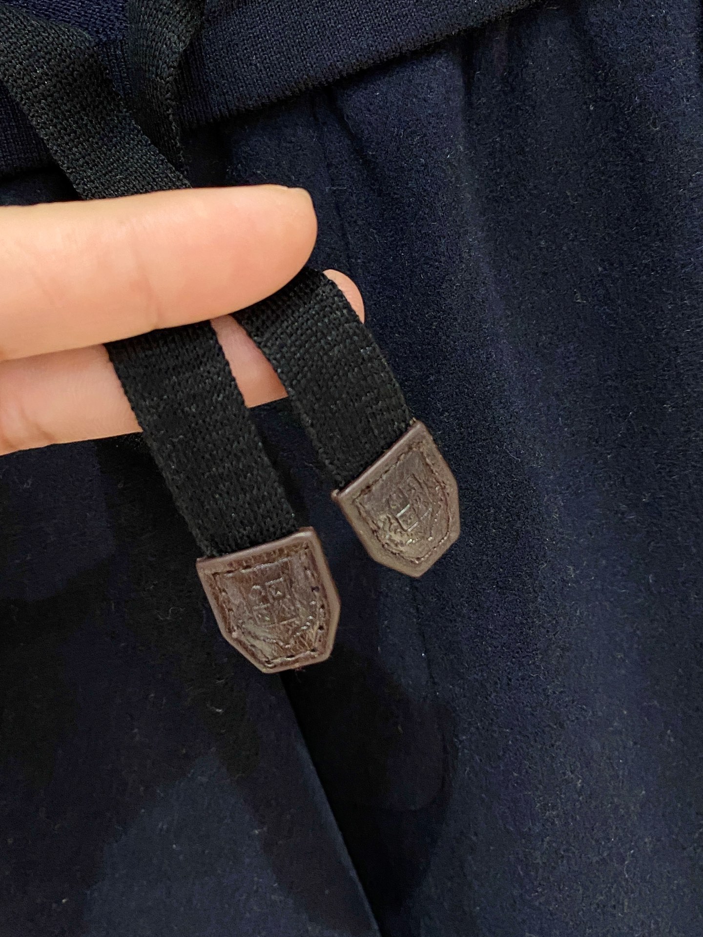 高级货 <醋酸羊毛面料> (整套不拆) 26秋冬最新款式 专柜官网同步发售！辅料全部原版定制出品，贸易公司真品订单。高级