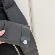 羽绒服 高级货 <羽绒系列> 26秋冬最新款式 专柜官网同步发售!辅料全部原版定制出品,贸易公司真品订单。高级定制进口面 羽绒服 高级货 <羽绒系列> 26秋冬最新款式 专柜官网同步发售!辅料全部原版定制出品,贸易公司真品订单。高级定制进口面