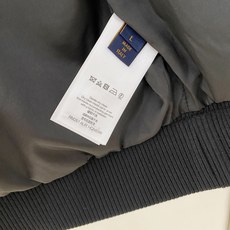 主推爆款🔥🔥LV# 翻领针织夹克外套 独家首发秋冬新品🆕🆕路易威登官网最新设计款、 2026官网专柜同步在售系列‼️顶 主推爆款🔥🔥LV# 翻领针织夹克外套 独家首发秋冬新品🆕🆕路易威登官网最新设计款、 2026官网专柜同步在售系列‼️顶