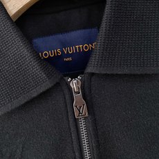 主推爆款🔥🔥LV# 翻领针织夹克外套 独家首发秋冬新品🆕🆕路易威登官网最新设计款、 2026官网专柜同步在售系列‼️顶 主推爆款🔥🔥LV# 翻领针织夹克外套 独家首发秋冬新品🆕🆕路易威登官网最新设计款、 2026官网专柜同步在售系列‼️顶