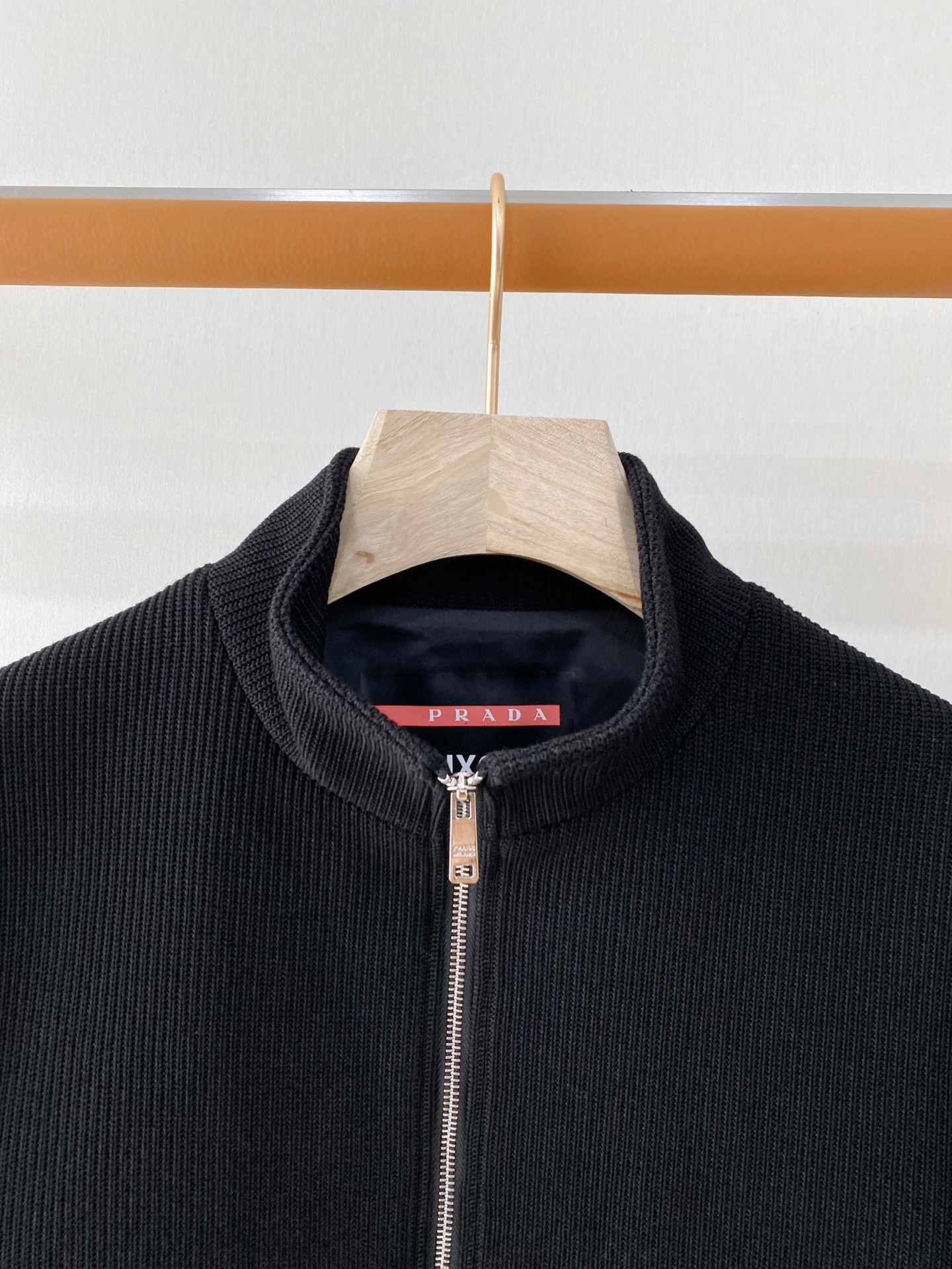 主推爆款🔥🔥PRADA# 立领针织拼接薄棉夹克 独家首发秋冬新品🆕🆕普拉达官网最新设计款、 2026官网专柜同步在售系 主推爆款🔥🔥PRADA# 立领针织拼接薄棉夹克 独家首发秋冬新品🆕🆕普拉达官网最新设计款、 2026官网专柜同步在售系