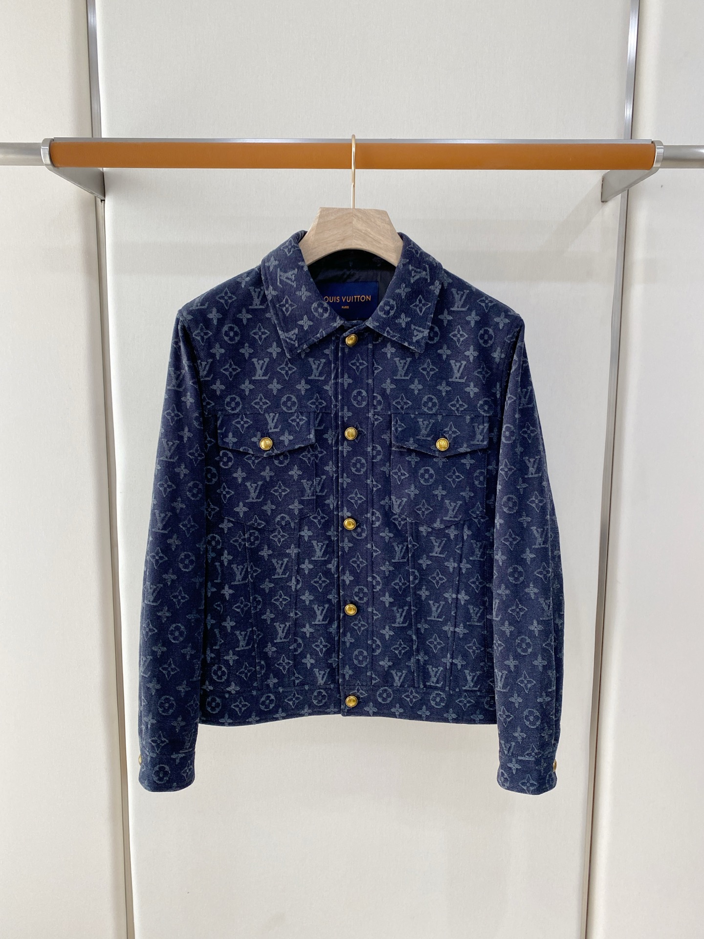 主推爆款🔥🔥LV# 翻领满身提花牛仔夹克 独家首发秋冬新品🆕🆕路易威登官网最新设计款、 2026官网专柜同步在售系列‼ 主推爆款🔥🔥LV# 翻领满身提花牛仔夹克 独家首发秋冬新品🆕🆕路易威登官网最新设计款、 2026官网专柜同步在售系列‼