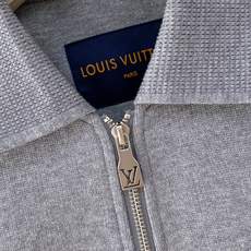 主推爆款🔥🔥LV# 翻领针织夹克外套 独家首发秋冬新品🆕🆕路易威登官网最新设计款、 2026官网专柜同步在售系列‼️顶 主推爆款🔥🔥LV# 翻领针织夹克外套 独家首发秋冬新品🆕🆕路易威登官网最新设计款、 2026官网专柜同步在售系列‼️顶