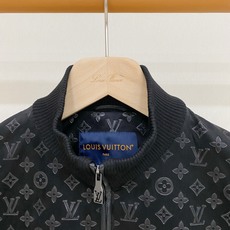 主推爆款🔥🔥LV# 麂皮拼接针织袖夹克 独家首发秋冬新品🆕🆕路易威登官网最新设计款、 2026官网专柜同步在售系列‼️ 主推爆款🔥🔥LV# 麂皮拼接针织袖夹克 独家首发秋冬新品🆕🆕路易威登官网最新设计款、 2026官网专柜同步在售系列‼️