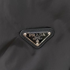 主推爆款🔥🔥PRADA# 三角标立领薄棉夹克 独家首发秋冬新品🆕🆕普拉达官网最新设计款、 2026官网专柜同步在售系列 主推爆款🔥🔥PRADA# 三角标立领薄棉夹克 独家首发秋冬新品🆕🆕普拉达官网最新设计款、 2026官网专柜同步在售系列