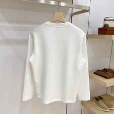 Burberry 博柏利(巴宝莉)2026FW秋冬新款小标战马刺绣长袖T恤✨ 高支舒适亲肤面料,垂感顺滑,上身透气不闷, Burberry 博柏利(巴宝莉)2026FW秋冬新款小标战马刺绣长袖T恤✨ 高支舒适亲肤面料,垂感顺滑,上身透气不闷,