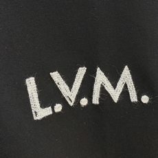 Louis Vuitton 路易威登 2026FW秋冬新款LVM字母刺绣长袖T恤✨ 高支舒适亲肤面料,垂感顺滑,上身透气 Louis Vuitton 路易威登 2026FW秋冬新款LVM字母刺绣长袖T恤✨ 高支舒适亲肤面料,垂感顺滑,上身透气