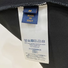 Louis Vuitton 路易威登 2026FW秋冬新款LVM字母刺绣长袖T恤✨ 高支舒适亲肤面料,垂感顺滑,上身透气 Louis Vuitton 路易威登 2026FW秋冬新款LVM字母刺绣长袖T恤✨ 高支舒适亲肤面料,垂感顺滑,上身透气