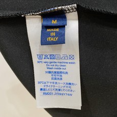 Louis Vuitton 路易威登 2026FW秋冬新款大logo植绒老花长袖T恤✨ 高支软糯亲肤面料,垂感顺滑,上身 Louis Vuitton 路易威登 2026FW秋冬新款大logo植绒老花长袖T恤✨ 高支软糯亲肤面料,垂感顺滑,上身