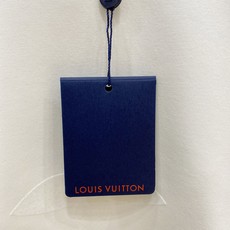 Louis Vuitton 路易威登 2026FW秋冬新款大logo植绒老花长袖T恤✨ 高支软糯亲肤面料,垂感顺滑,上身 Louis Vuitton 路易威登 2026FW秋冬新款大logo植绒老花长袖T恤✨ 高支软糯亲肤面料,垂感顺滑,上身