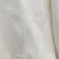 Louis Vuitton 路易威登 2026FW秋冬新款大logo植绒老花长袖T恤✨ 高支软糯亲肤面料,垂感顺滑,上身 Louis Vuitton 路易威登 2026FW秋冬新款大logo植绒老花长袖T恤✨ 高支软糯亲肤面料,垂感顺滑,上身