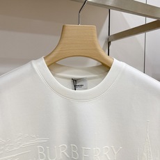 Burberry 博柏利(巴宝莉)新款城堡植绒短袖T恤✨ 甄选高支重磅透气面料,触感柔软顺滑,版型宽松利落、上身挺括有型 Burberry 博柏利(巴宝莉)新款城堡植绒短袖T恤✨ 甄选高支重磅透气面料,触感柔软顺滑,版型宽松利落、上身挺括有型