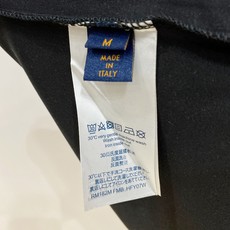 Louis Vuitton 路易威登(LV)2026FW秋冬新款牛仔贴布绣字母短袖T恤✨ 甄选重磅高支棉质面料,厚实挺括 Louis Vuitton 路易威登(LV)2026FW秋冬新款牛仔贴布绣字母短袖T恤✨ 甄选重磅高支棉质面料,厚实挺括