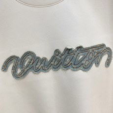 Louis Vuitton 路易威登(LV)2026FW秋冬新款牛仔贴布绣字母短袖T恤✨ 甄选重磅高支棉质面料,厚实挺括 Louis Vuitton 路易威登(LV)2026FW秋冬新款牛仔贴布绣字母短袖T恤✨ 甄选重磅高支棉质面料,厚实挺括