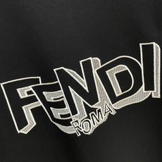 FENDI 芬迪 2026FW秋冬新款立体刺绣字母短袖T恤✨ 甄选重磅高支长绒棉面料,厚实垂顺、亲肤透气,单穿清爽,秋冬 FENDI 芬迪 2026FW秋冬新款立体刺绣字母短袖T恤✨ 甄选重磅高支长绒棉面料,厚实垂顺、亲肤透气,单穿清爽,秋冬