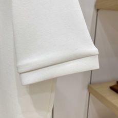 FENDI 芬迪 2026FW秋冬新款立体刺绣字母短袖T恤✨ 甄选重磅高支长绒棉面料,厚实垂顺、亲肤透气,单穿清爽,秋冬 FENDI 芬迪 2026FW秋冬新款立体刺绣字母短袖T恤✨ 甄选重磅高支长绒棉面料,厚实垂顺、亲肤透气,单穿清爽,秋冬