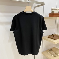 Louis Vuitton 路易威登 2026FW秋冬新款皮标贴绣LV小标短袖T恤✨ 甄选重磅高支棉质面料,质感厚实细腻 Louis Vuitton 路易威登 2026FW秋冬新款皮标贴绣LV小标短袖T恤✨ 甄选重磅高支棉质面料,质感厚实细腻