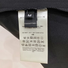 FENDI 芬迪 2026FW秋冬新款虚线格多标刺绣短袖T恤✨ 重磅高支长绒棉,厚实亲肤垂感好,宽松微阔版型,单穿、秋冬 FENDI 芬迪 2026FW秋冬新款虚线格多标刺绣短袖T恤✨ 重磅高支长绒棉,厚实亲肤垂感好,宽松微阔版型,单穿、秋冬