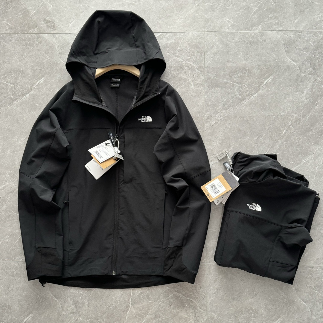 发215💰北面男防风防泼水软壳外套连帽夹克户外TheNorthFace|89TK
连衣帽
休闲运动 挡风呵护
功能性胸袋
造型感与实用性兼具
WINDWALL
经防泼水处理 耐久防
WINDWALL 防风防泼水面料
经 DWR防泼水处理,有效抵御冷风入侵,减少身体热量损失;
同时维持足够空气流动,确保干燥不闷,适合多变天气。
衣服下摆 有抽绳调节
颜色 黑色 (尺码偏大)
M连肩80袖胸围110后衣长72
建议110-135斤
L连肩82袖胸围114后衣长74
建议135-155斤
XL连肩83袖胸围118后衣长76
建议155-175斤
XXL连肩84袖胸围122后衣长78
建议175-200斤