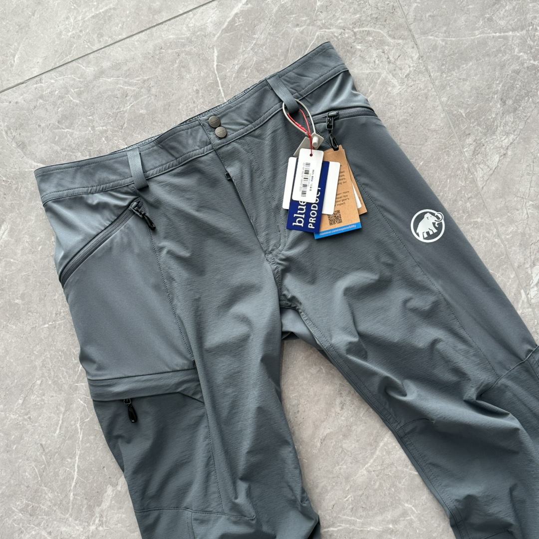 发145💰,店主严选!大象🐘🐘防嗮速干裤 MAMMUTDucan男士户外运动舒适高弹透气防风长裤 速干 隔热,徒步、登山、通勤 ,户外运动、徒步旅行,适宜人群 登山运动、都市通勤
颜色 黑色 灰色
尺码 m-2xl
M腰围84臀围102裤长100
建议125-140斤
L腰围88臀围106裤长102
建议140-160斤
XL腰围92臀围110裤长104
建议160-180
XXL腰围96臀围114裤长106
建议180-200多斤