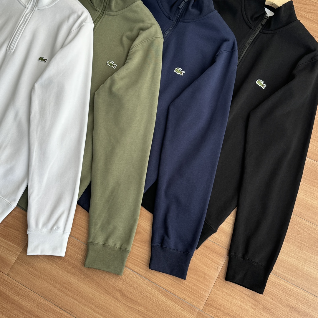 发105💰!店主严选!LAC0ST法国鳄鱼🐊25春季新款男士时尚立领纯色半拉链卫衣,客供毛圈面料舒适柔软细腻亲肤。半拉链设计非常时尚内穿外搭,适合各种场景都行非常好看
颜色:卡其绿,白色,藏青色,黑色
码数:M,L,XL,2XL
半拉链卫衣尺码表
尺码 肩宽 胸围 衣长 袖长 推荐尺码
M 44.5 104 69 63 130斤左右
L 46.5 108 70 64 145斤左右
XL 48.5 114 71 65 165斤左右
2XL 50.5 120 72 66 185斤左右