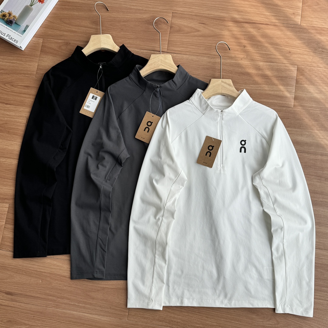 发110💰，On昂跑秋季新款第二代Climate Shirt 2男款速干透气半拉链运动衫，线上900+，定制速干功能面料，亲肤舒适，吸湿排汗，透气干爽，半拉链设计，特别适合初秋单穿，运动训练健身户外徒步，适合全场景活动，腋下腰部立体剪裁，上身显瘦有型，前后印花点缀，低调有品，百搭不挑人，户外运动必选，强烈推荐！
颜色：黑色 灰色 白色
尺码：M-3XL

尺码	衣长	胸围	连肩袖长	推荐	
M	67	102	73	120斤	
L69	106	75	140斤	
XL	71	110	77	160斤	
XXL	73	114	79	180斤	
XXXL75	118	81	200斤	

注:手工测量1-3cm误差