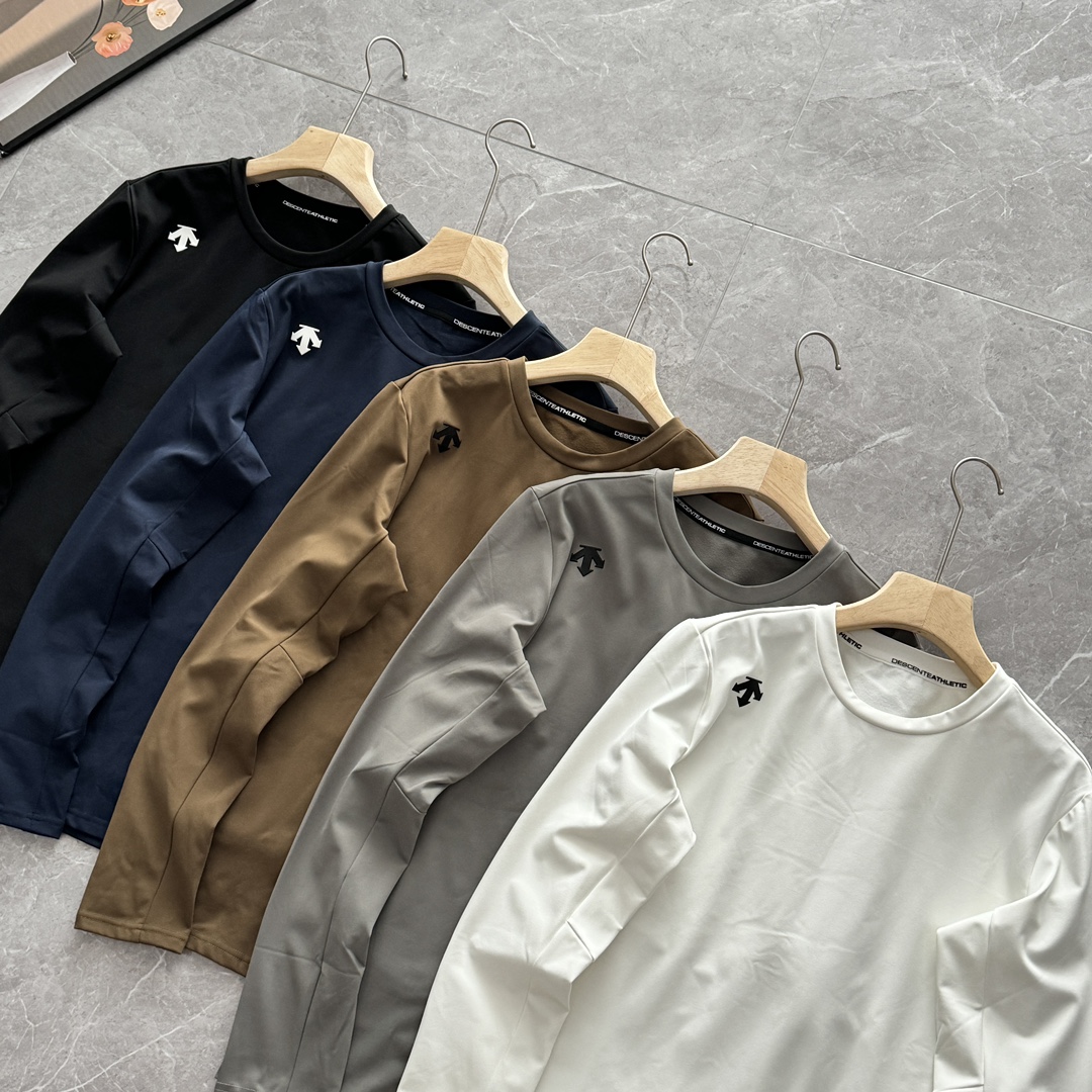 发115💰D25秋冬加绒新款!男士户外运动吸湿透气健康环保除菌长袖上衣!掌柜力荐!品相一级棒!男女都能穿!原版定制薄绒面料!手感细腻柔顺舒适!健康环保除菌!透气吸湿!上身就不想脱下的体验感!真的太赞了!工艺细节做的非常到位!二本针精心缝制!久穿不易变形!不起球不掉色!百搭不挑人!喜欢的别错过! 颜色:黑色,白色,藏青,褐色,深灰色 尺码m-3xl m衣长68胸围100肩宽43建议120-140斤 L衣长70胸围104肩宽45建议140-155斤 xl衣长72胸围108肩宽47建议155-170斤 2xl衣长74胸围112肩宽49建议170-185斤 3xl衣长76胸围116肩宽51建议185-200斤