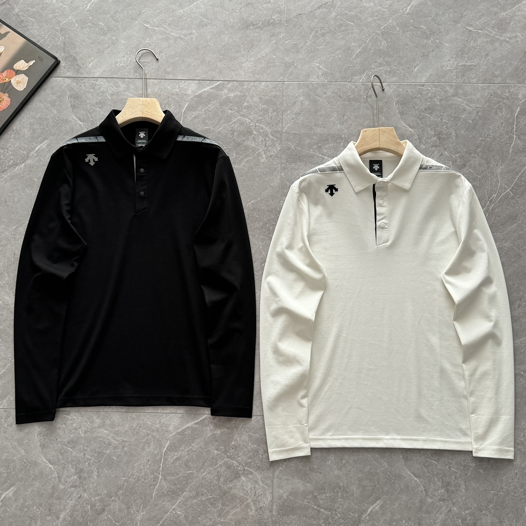 发125💰！迪家高尔夫系列秋季新品男士PRO系列长袖POLO衫，220g高克重高尔夫男子长袖POLO衫，采用肌理感柔软面料，弹力丰富 
高克重面料通常更厚实，制成的Polo衫不容易皱，版型保持得非常好，穿起来显得非常利落、有质感，能很好地修饰身形。
大身整体偏休闲，上身是有余量感的，不会紧绷，舒适度很好，袖口、下摆都是双针的走线，针码工工整整，上身非常舒适
领口是经典的小翻领设计，三粒按扣开合的哈，能灵活调节领口，休闲又随性
触感柔软亲肤，领襟与跨肩区域细节印花凸显典雅，易穿百搭，兼顾舒适与格调，适配多种场合。 
颜色：黑色 白色
尺码：M  L  XL  XXL  3XL

82男POLO尺码表
		M	L	XL	2XL	3XL
	身长	69	71	73	75	77
	胸围	55	57	59	61	63
	袖长	74	76	78	80	82
	
尺码推荐：
130斤以内适合M       130–145斤适合L
145–165斤适合XL     165–185斤适合XXL
185–205斤适合3XL