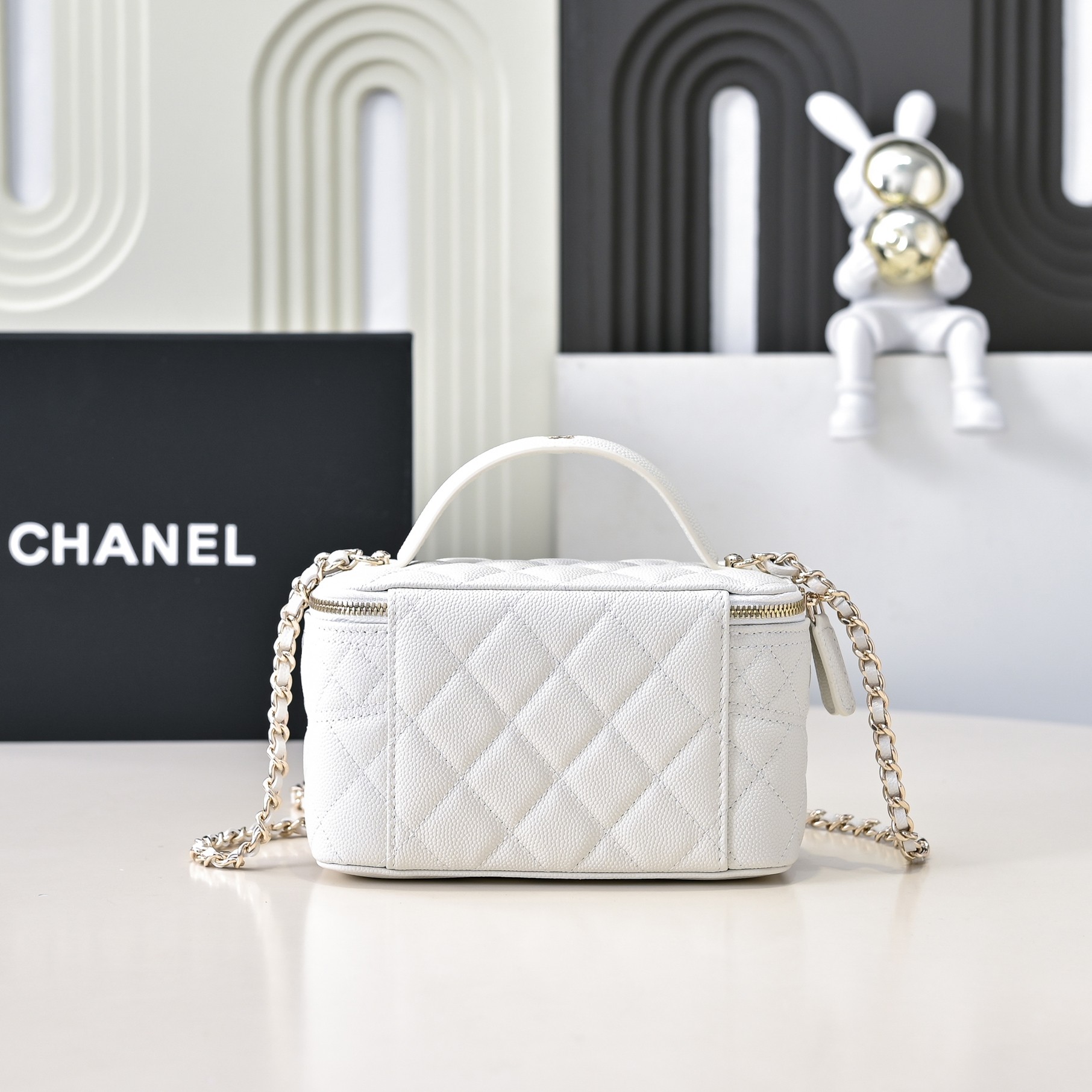 Chanel Style Leather Chain Bag style reference detail image 1 from source 776525