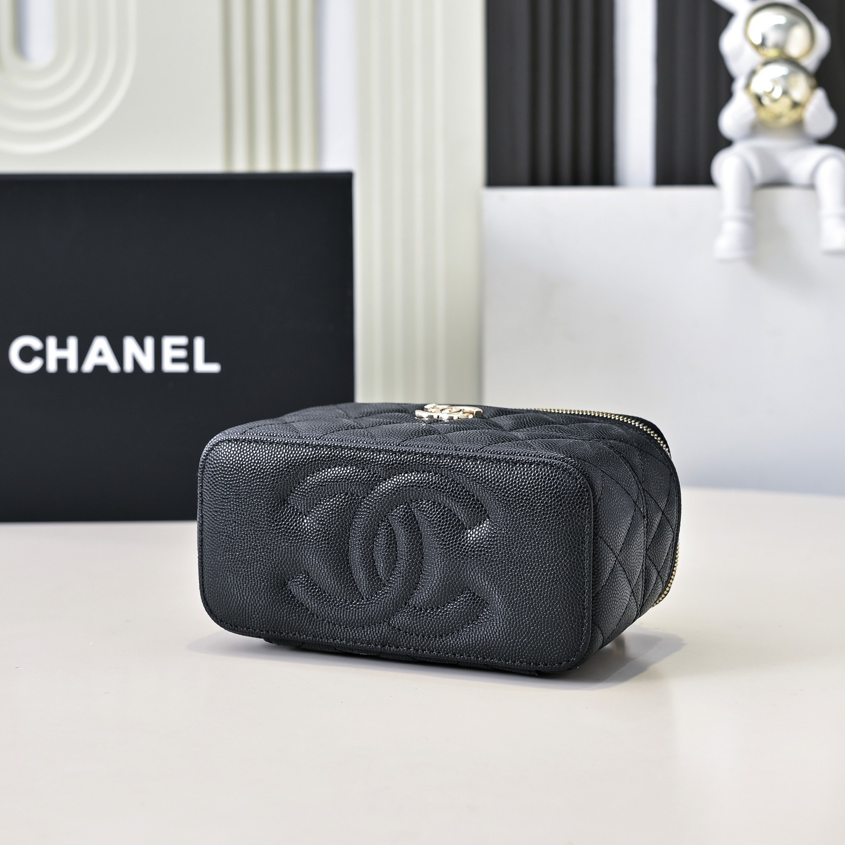 Chanel Style Leather Chain Bag style reference detail image 4 from source 776524