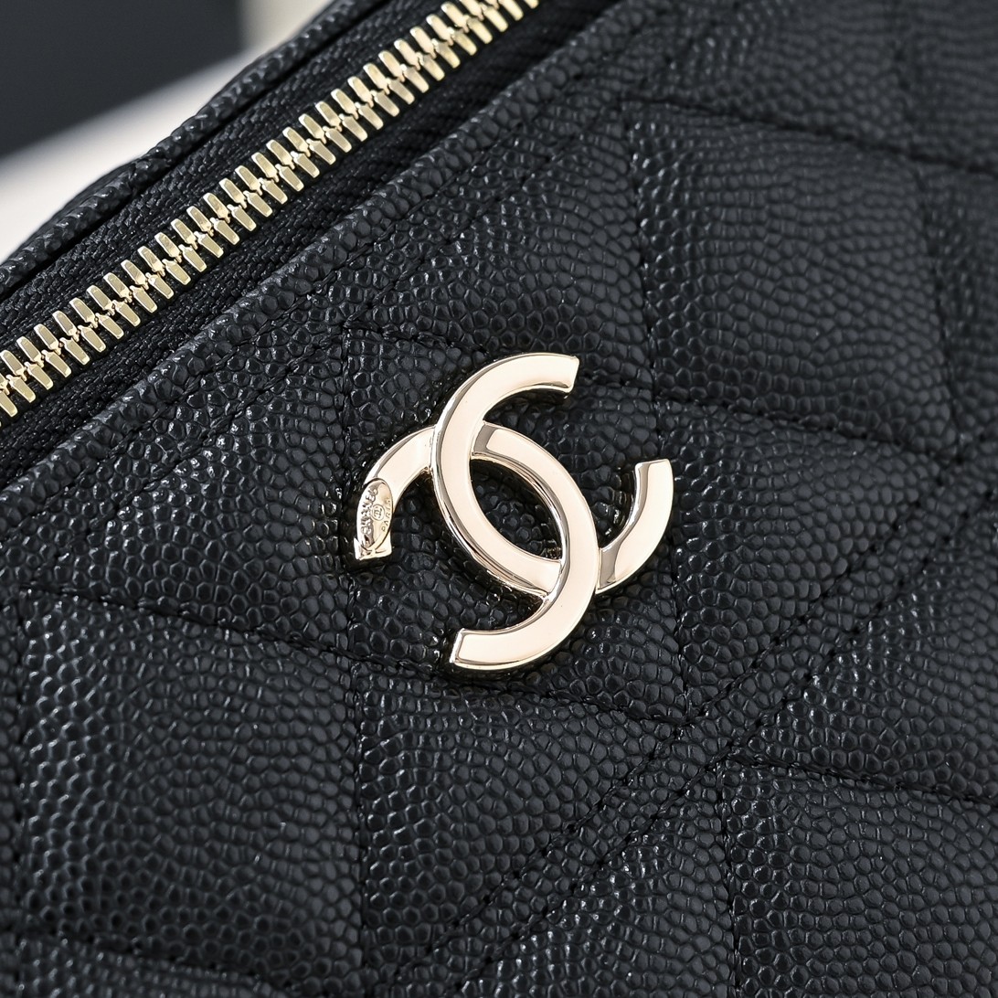 Chanel Style Leather Chain Bag style reference detail image 6 from source 776524