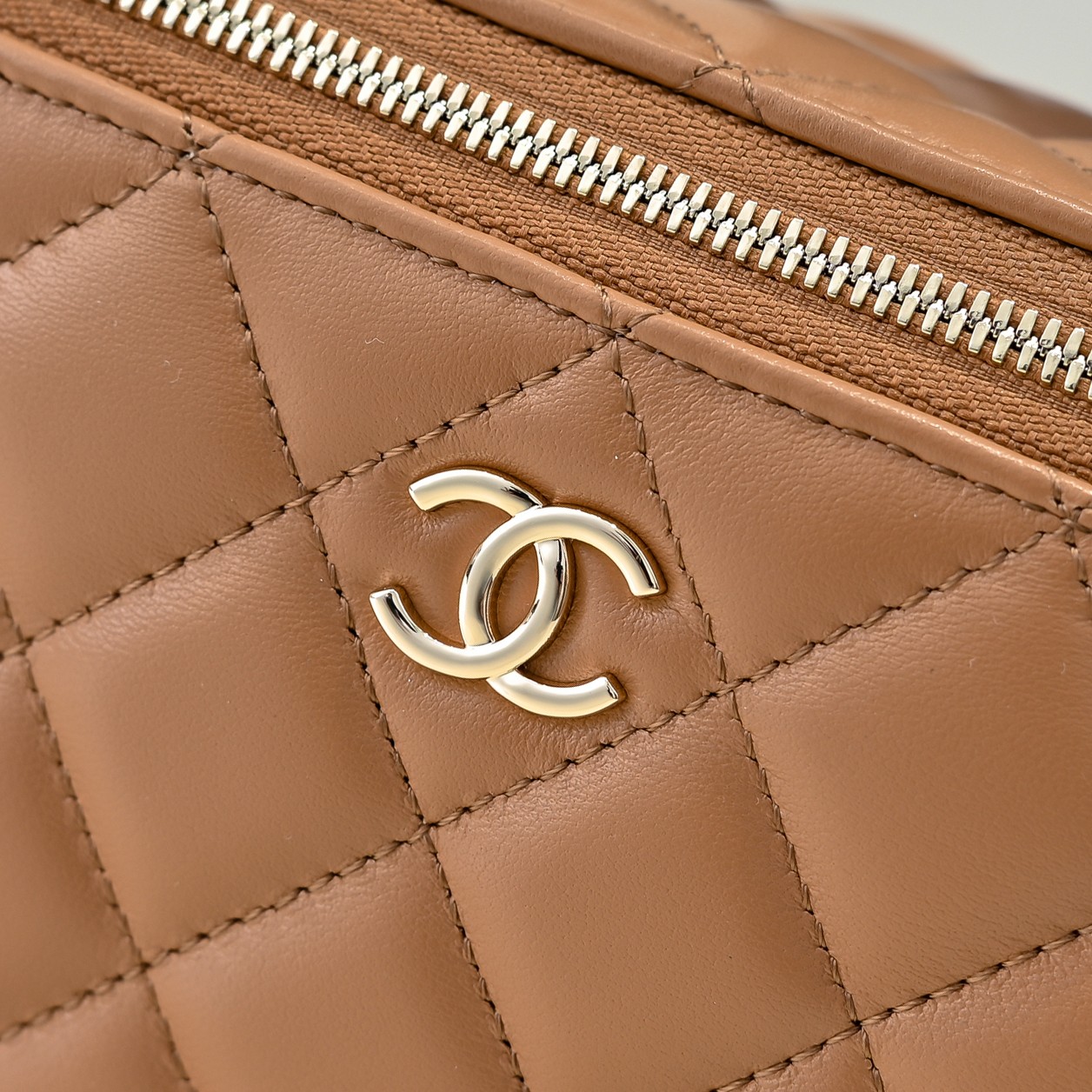 Chanel Style Leather Bag style reference detail image 4 from source 776537