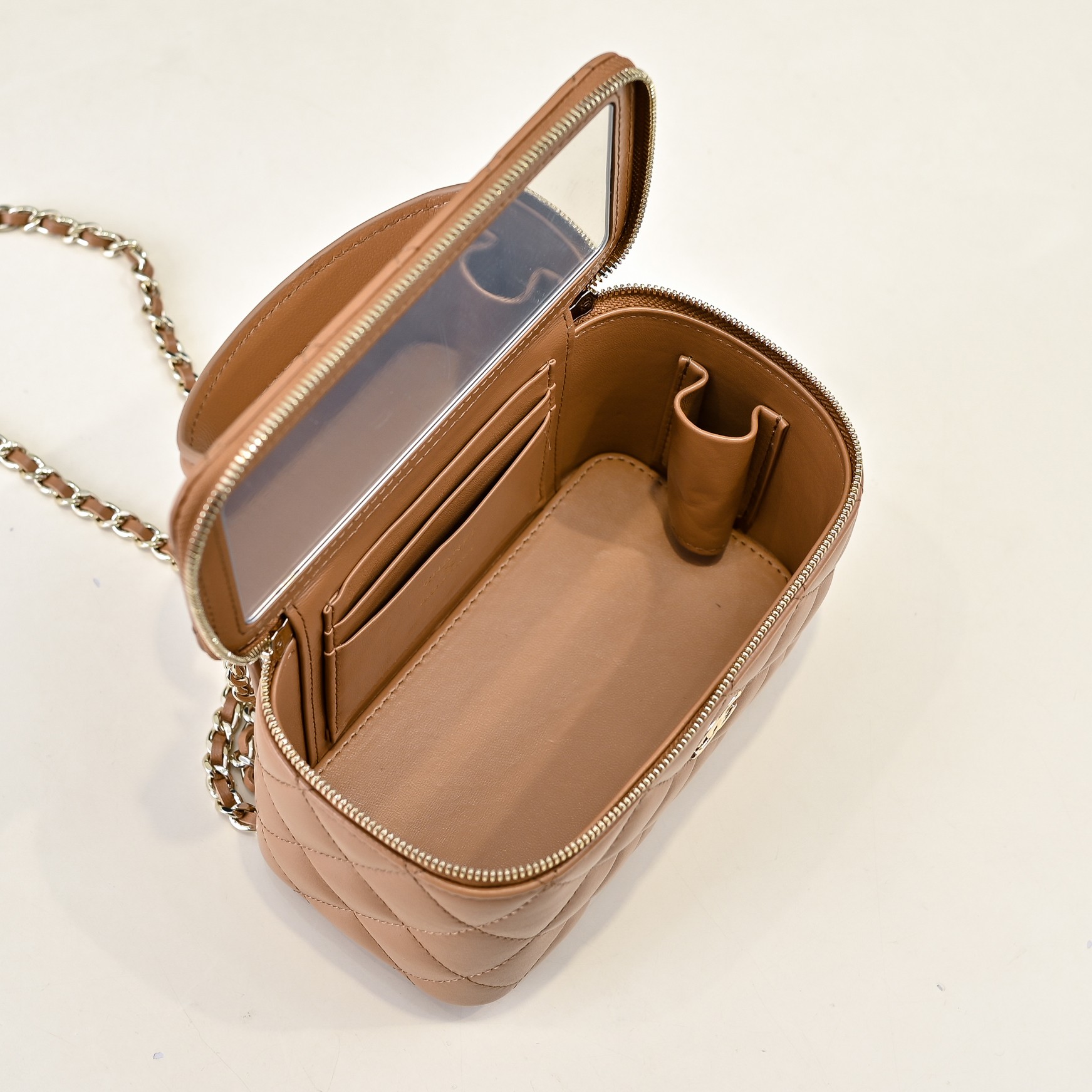 Chanel Style Leather Bag style reference detail image 7 from source 776537