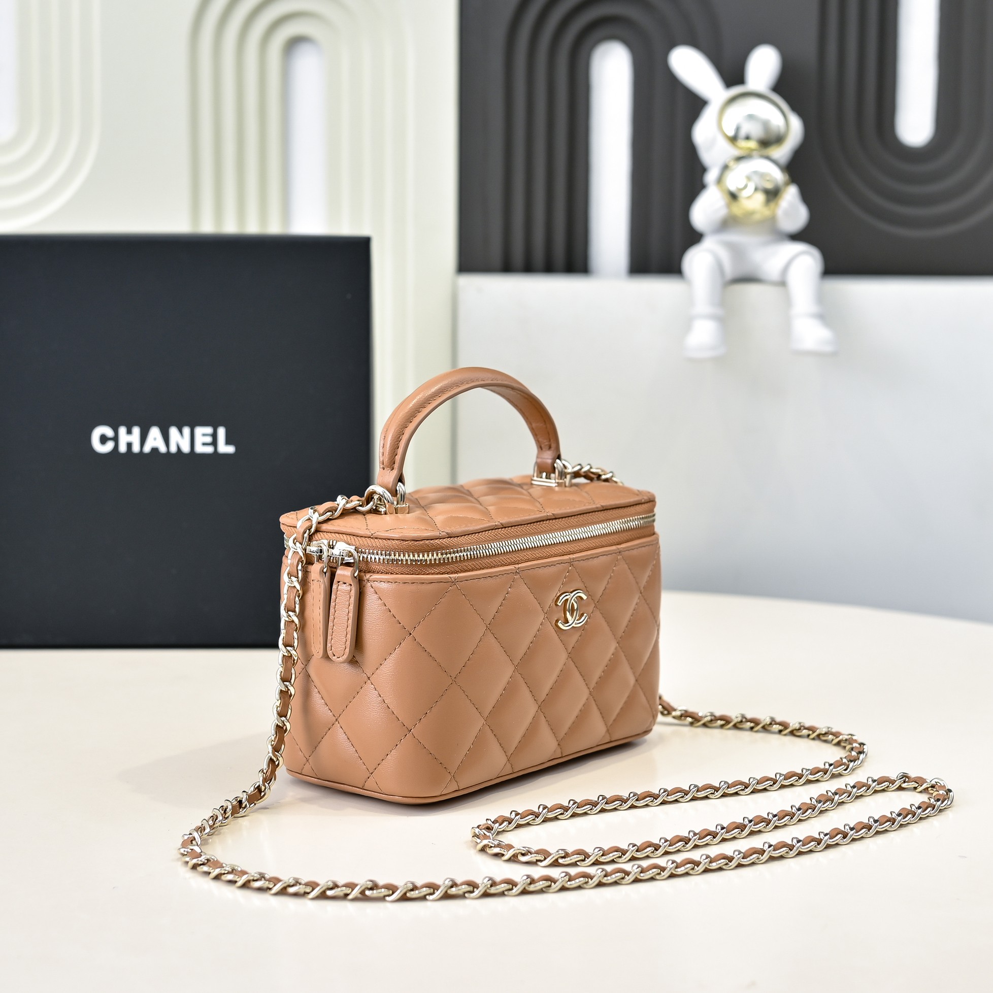 Chanel Style Leather Bag style reference detail image 2 from source 776537