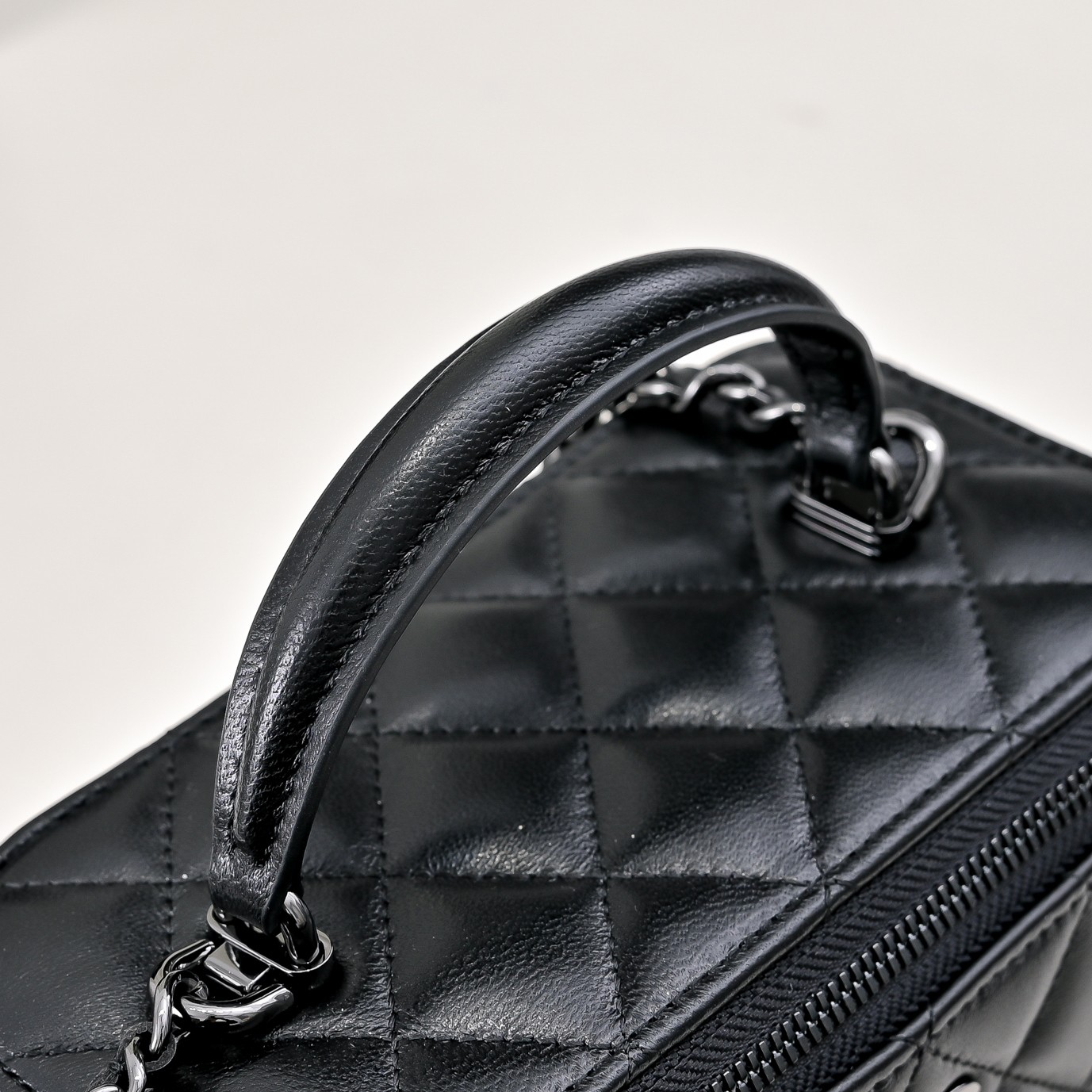 Chanel Style Leather Bag style reference detail image 4 from source 776534
