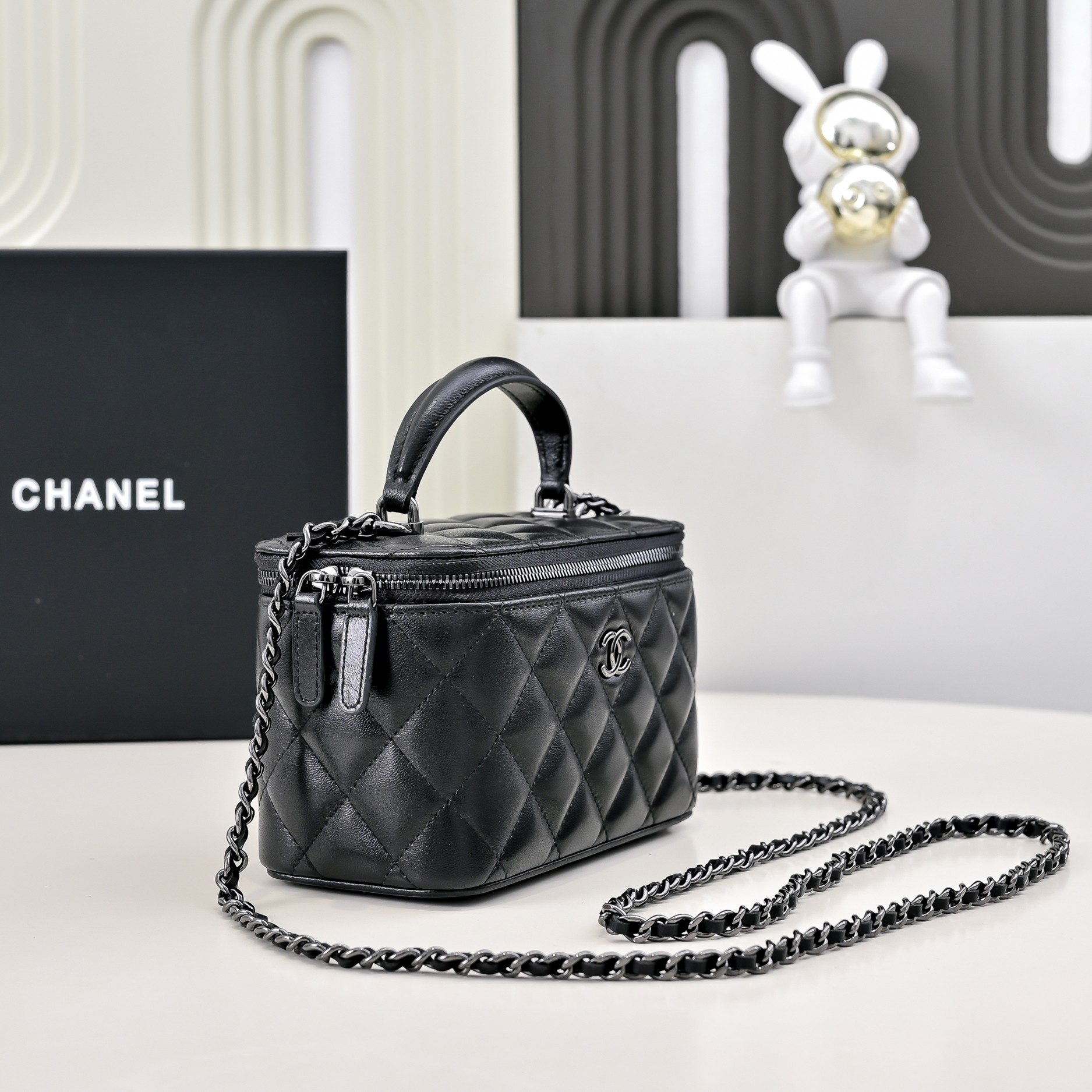 Chanel Style Leather Bag style reference detail image 2 from source 776534