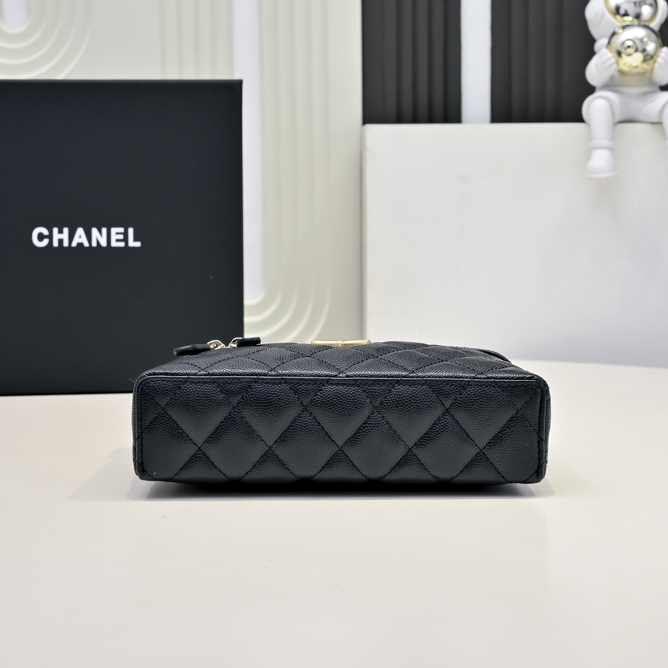 Chanel Style Leather Chain Bag style reference detail image 5 from source 776572