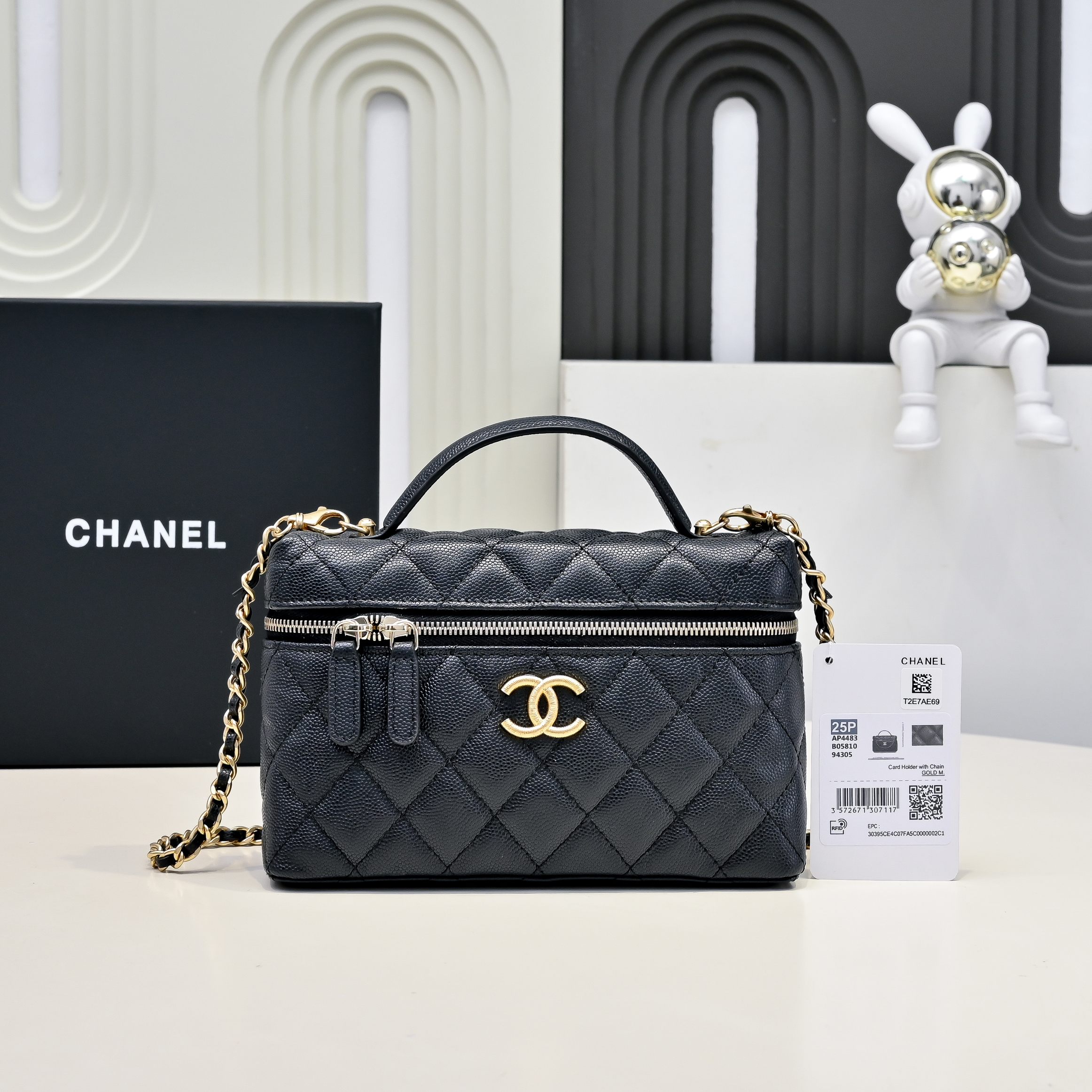 Chanel Style Leather Chain Bag style reference detail image 1 from source 776572