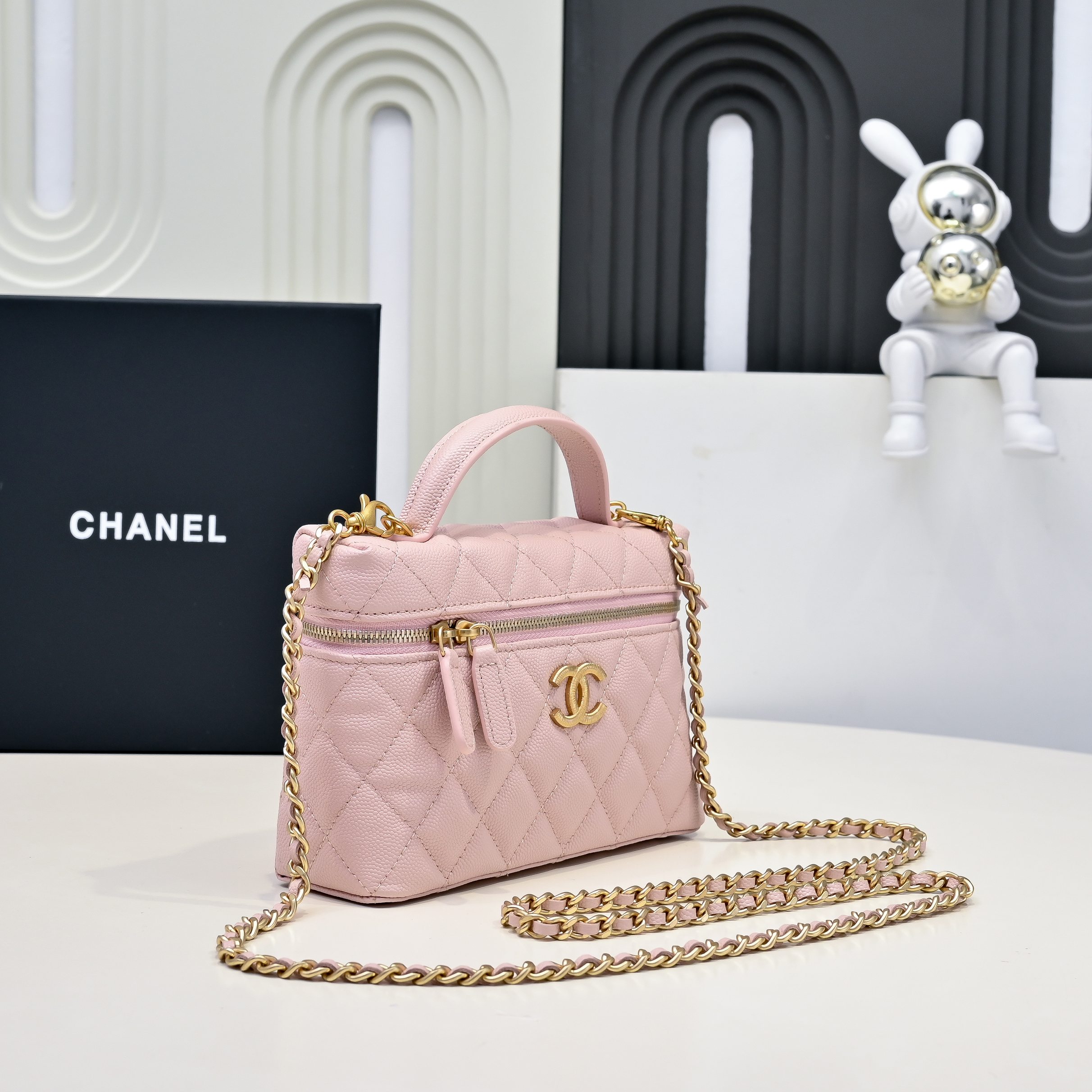 Chanel Style Leather Chain Bag style reference detail image 3 from source 776573