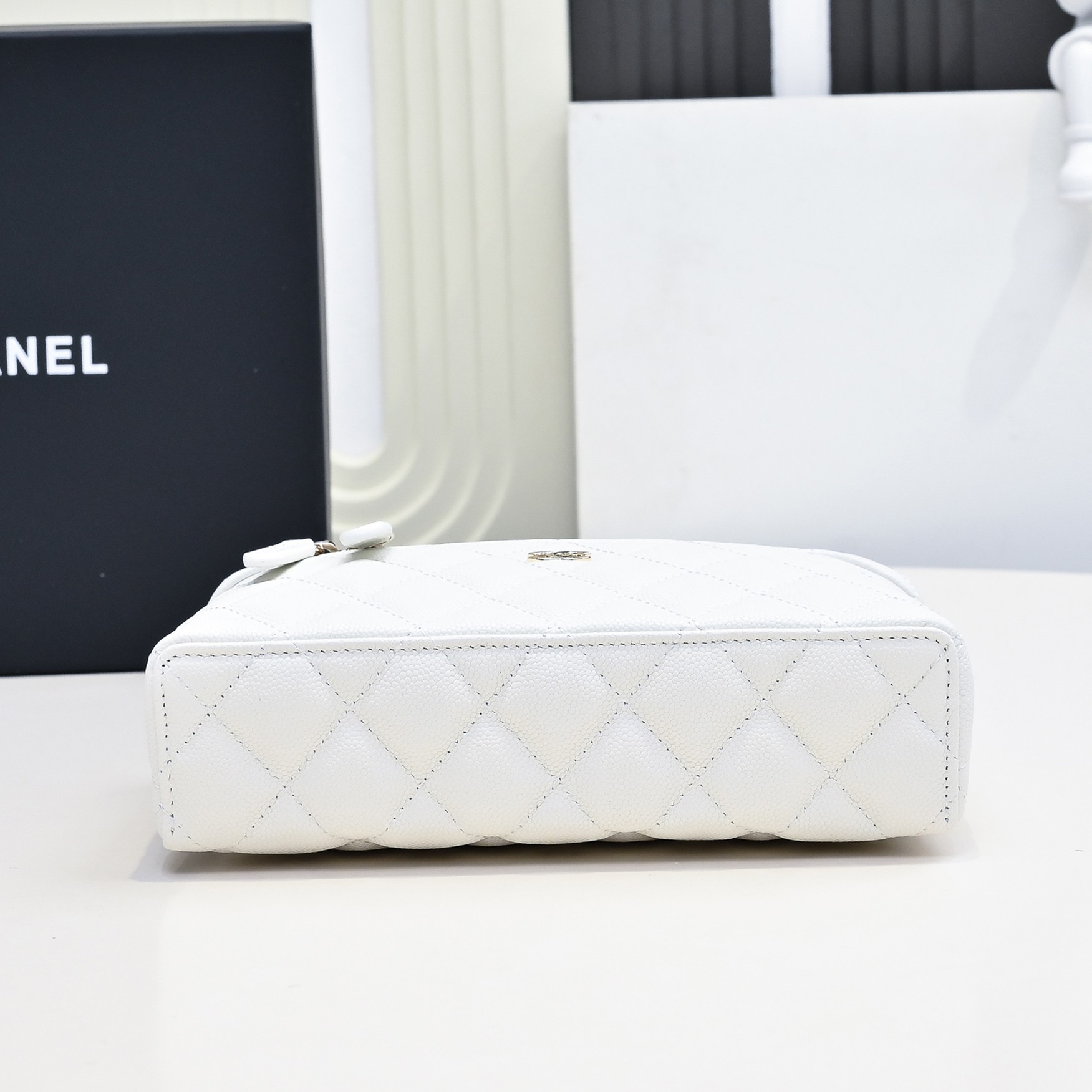 Chanel Style Leather Clutch Bags detail image 4 from source 776564