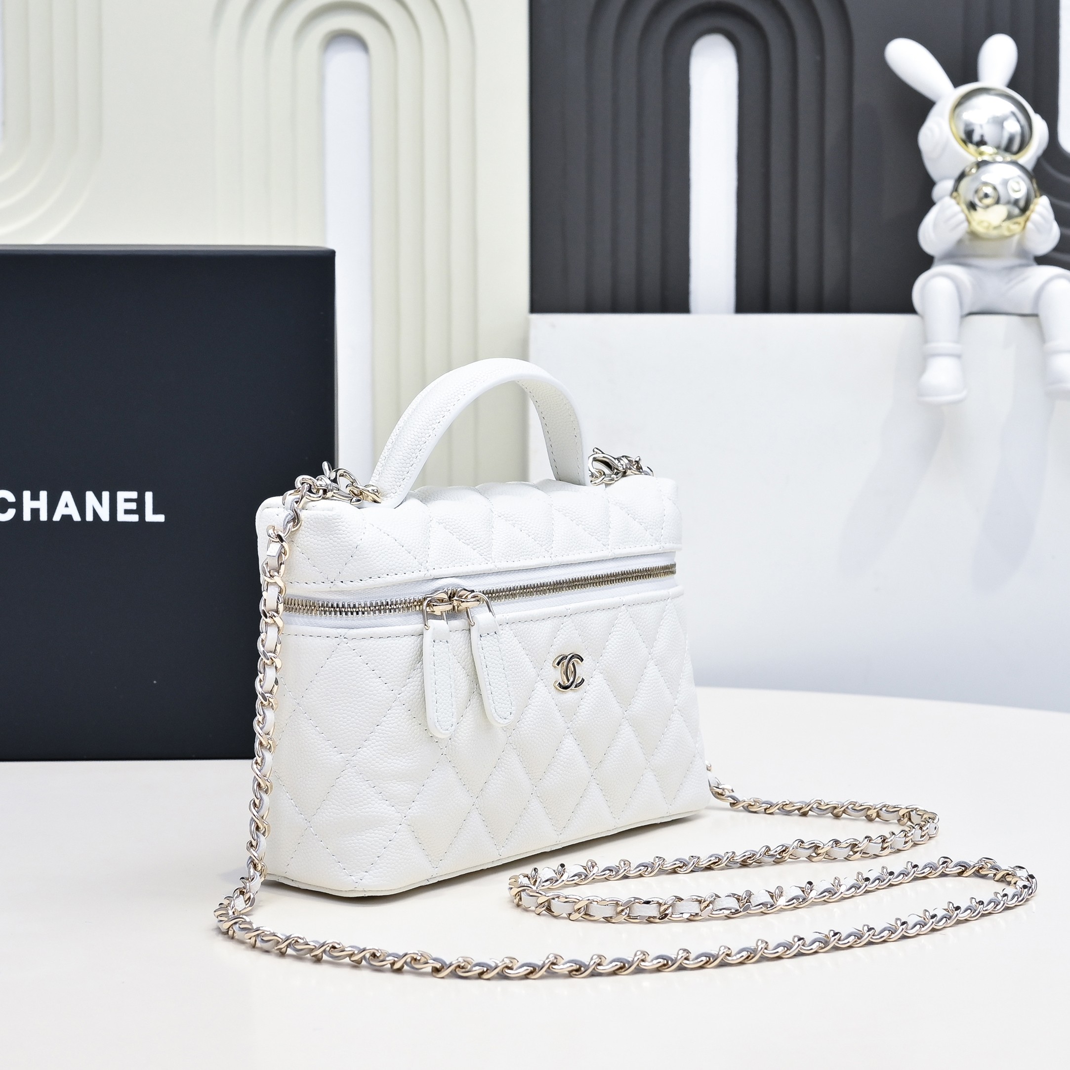 Chanel Style Leather Clutch Bags detail image 3 from source 776564