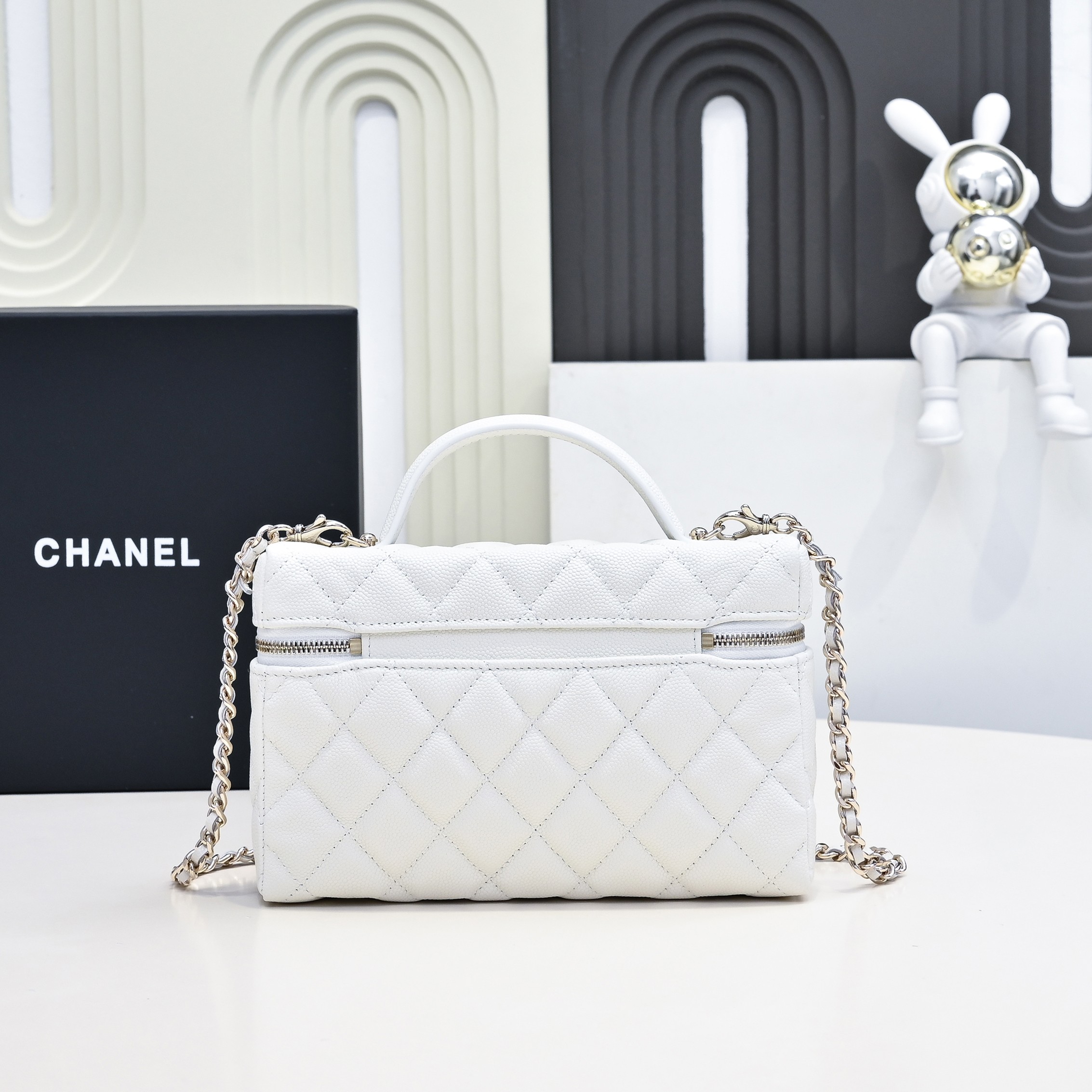 Chanel Style Leather Clutch Bags detail image 2 from source 776564
