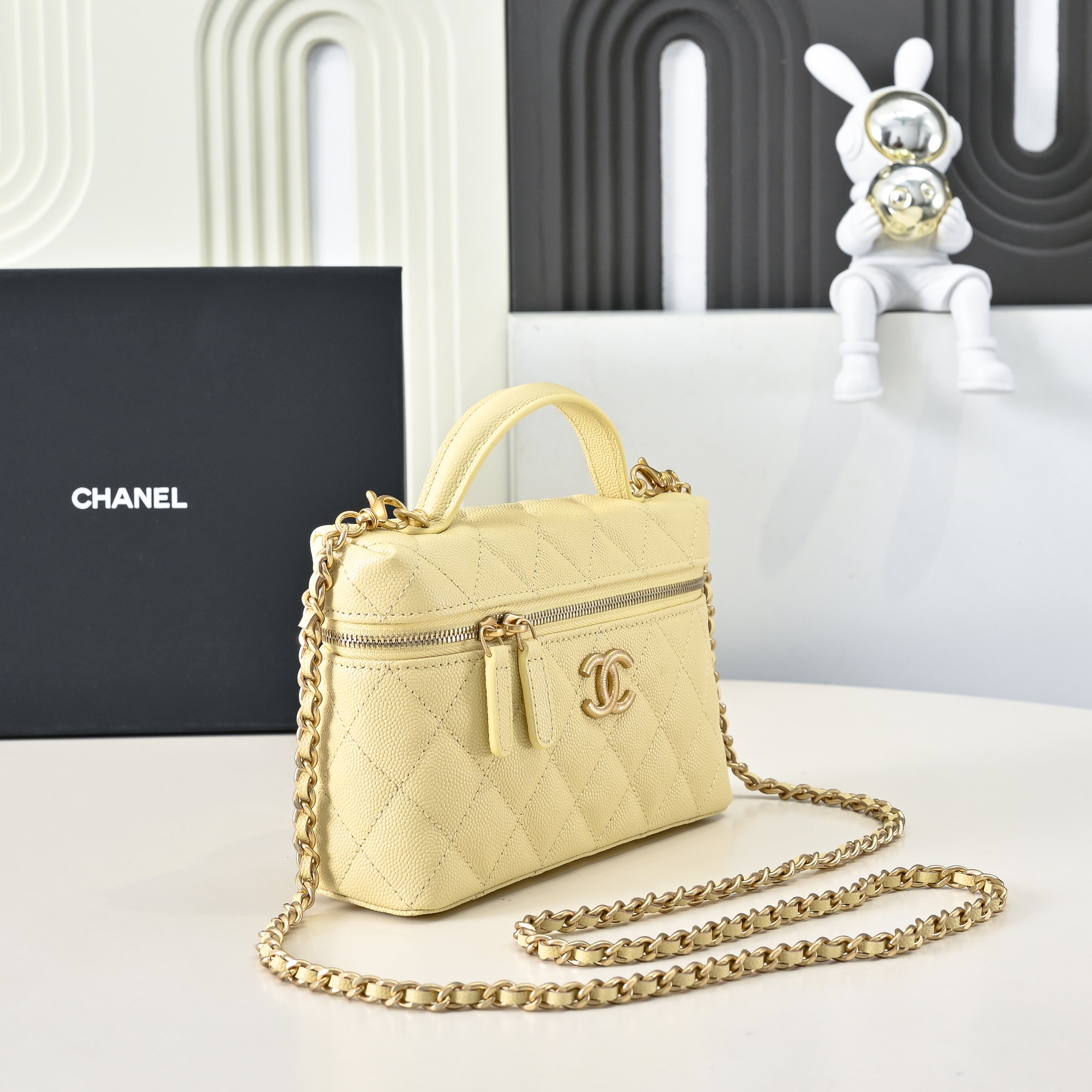 Chanel Style Leather Chain Bag style reference detail image 3 from source 776571
