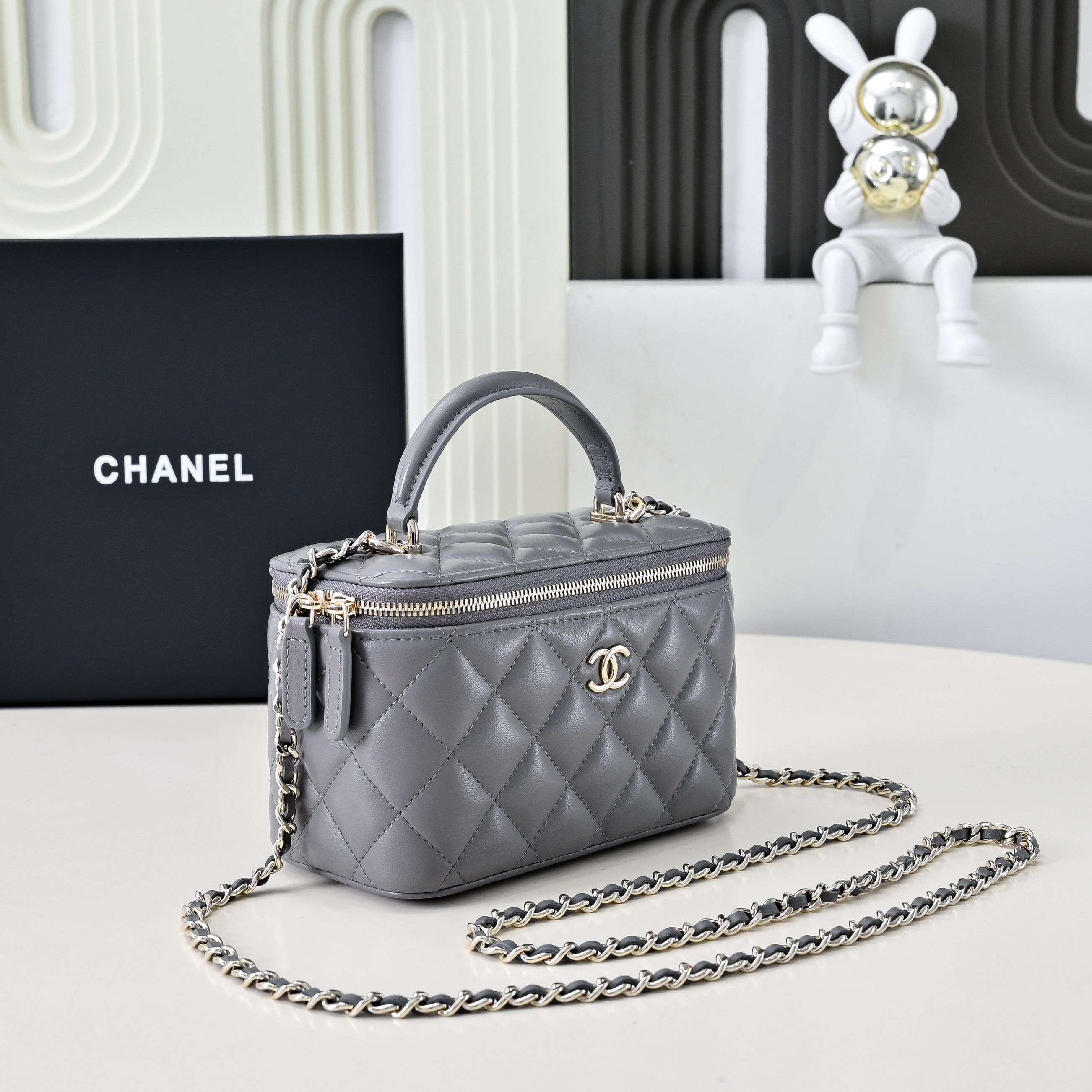 Chanel Style Leather Chain Bag style reference detail image 3 from source 776541